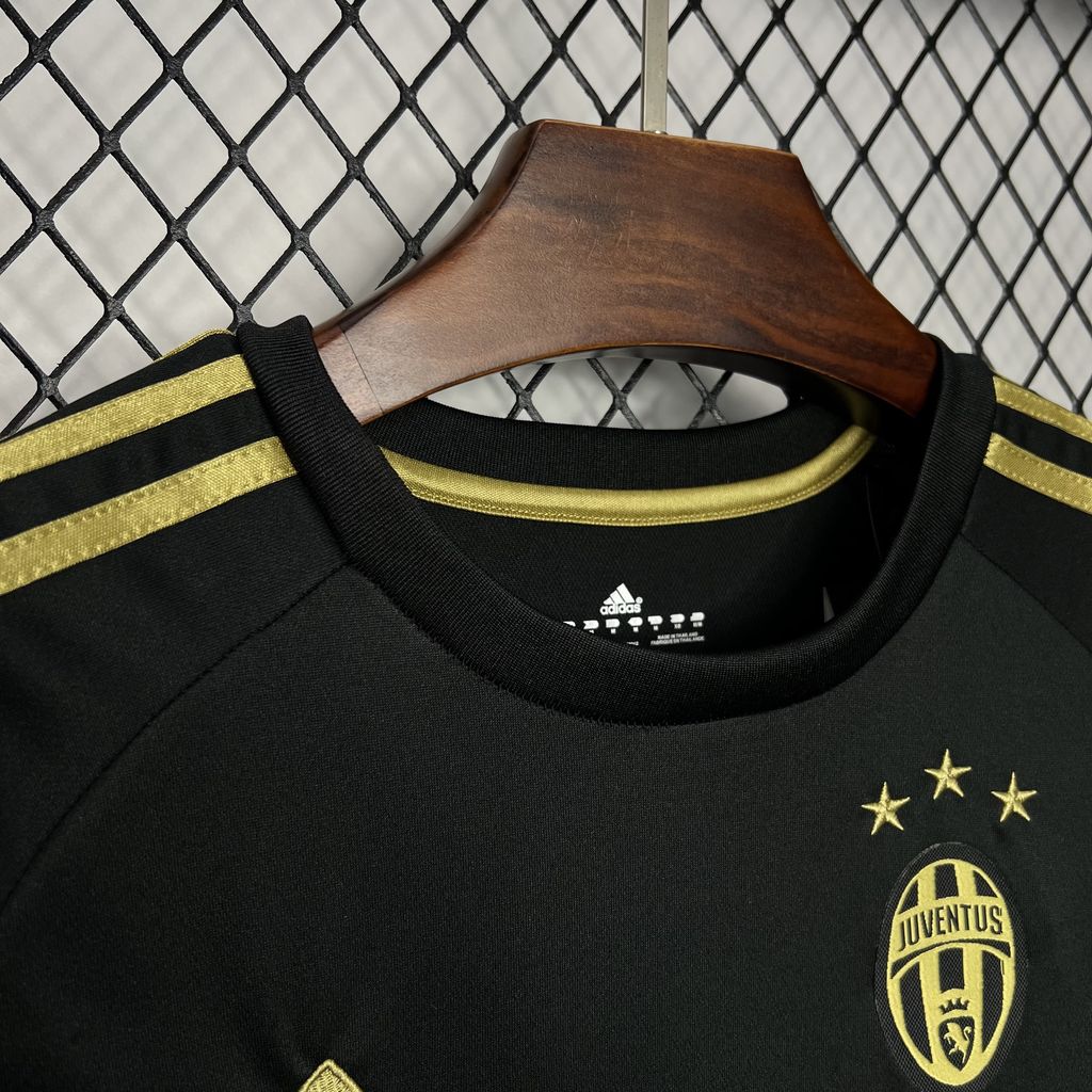 Camisola Retro Juventus 2015/2016 - 3.º Equipamento