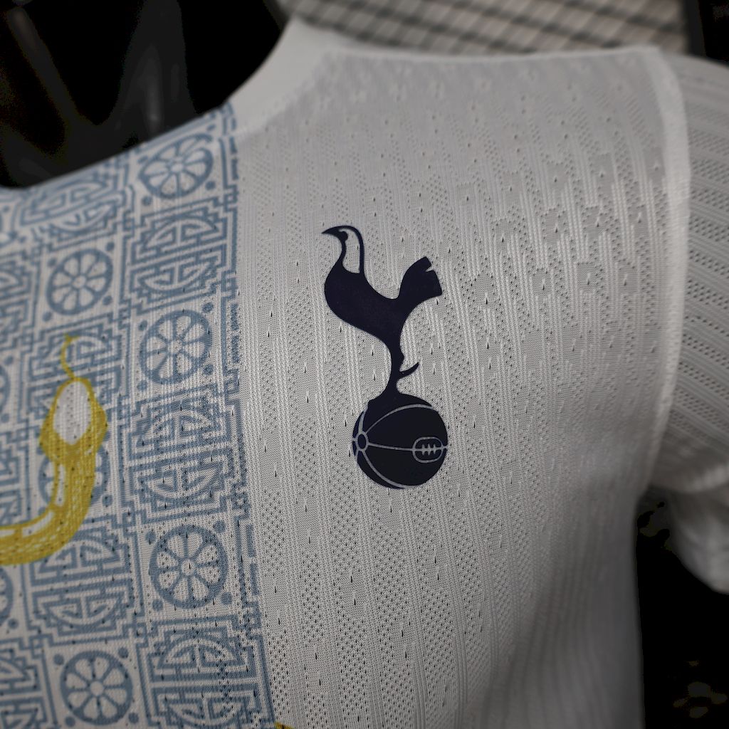 Camisola Tottenham 2025/2026 - White & Gold Snake Special Edition