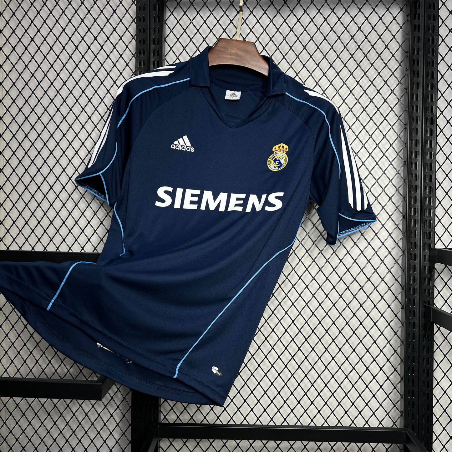 Camisola Retro Real Madrid 2005/2006 - Alternativo