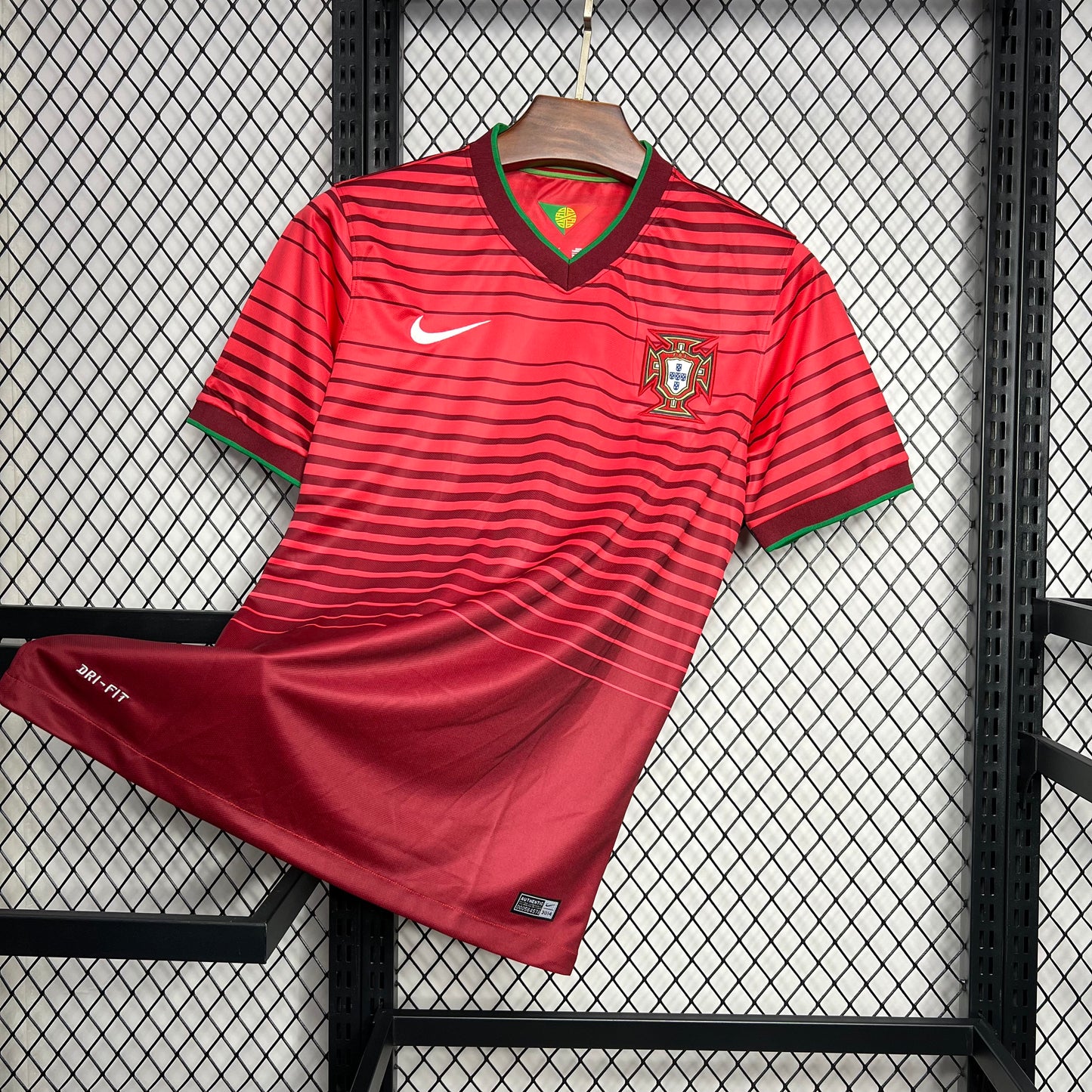 Camisola Cristiano Ronaldo 7 Nacional Retro Centenária Portugal 2014/2015 - Principal