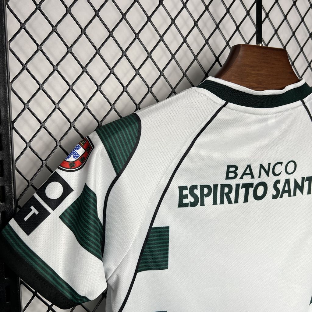 Conjunto Infantil Sporting CP 2001/2002 - Principal