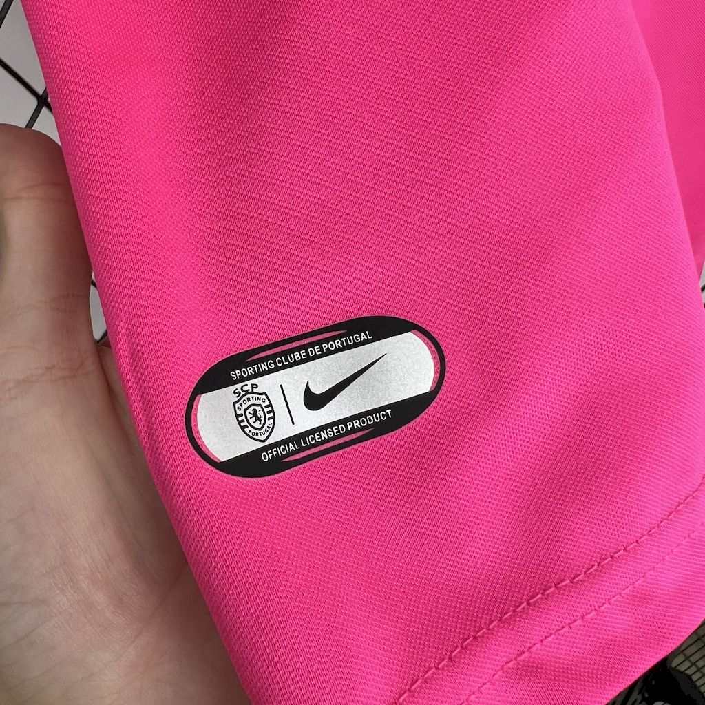 Conjunto Infantil Sporting CP 2024/2025 - Pink Kids Kit