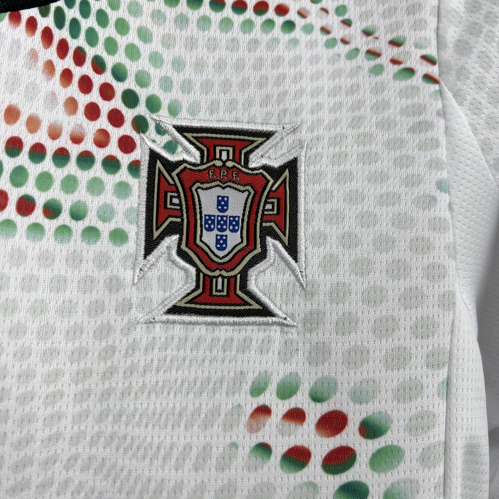 Conjunto Infantil Portugal 2025/2026 - Alternativo