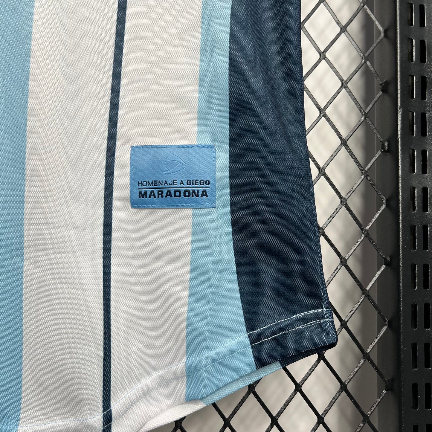 Camisola Nacional Retro Argentina 2001/2002 - Diego Maradona 10 Testimonial Special Edition