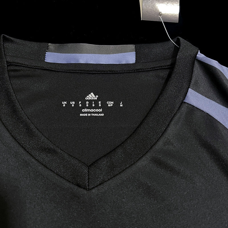 Camisola Retro Real Madrid 2016/2017 - 3.º Equipamento
