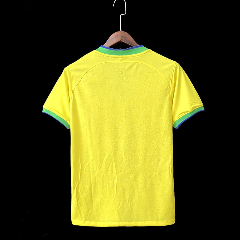 Camisola Nacional Retro Brazil 2022/2023 - Yellow Special Edition Graffiti Board