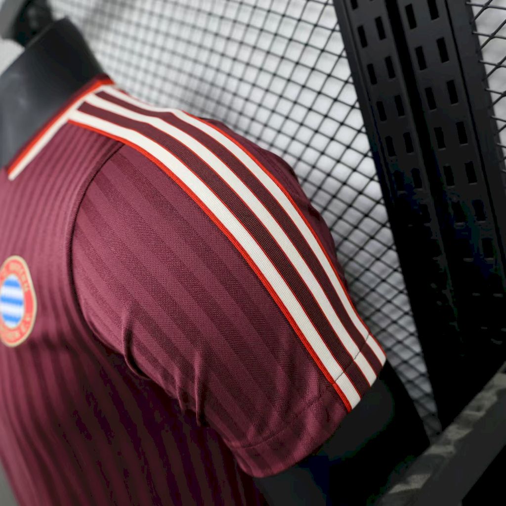 Camisola Bayern Munich 2025/2026 - Red Terrace Icons Edição Especial