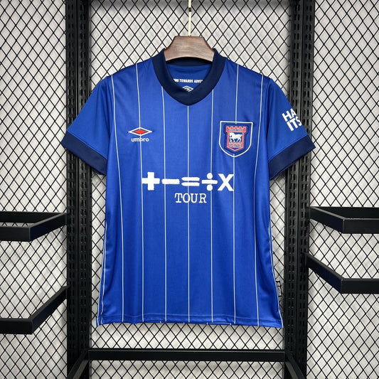 Camisola Ipswich FC 2024/25 - Principal