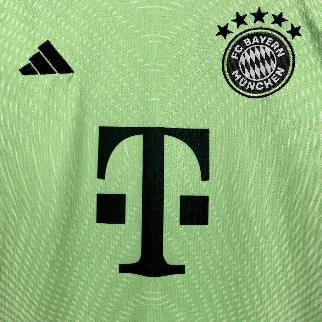 Conjunto Infantil Bayern Munich 2025/2026 - Goalkeeper Green