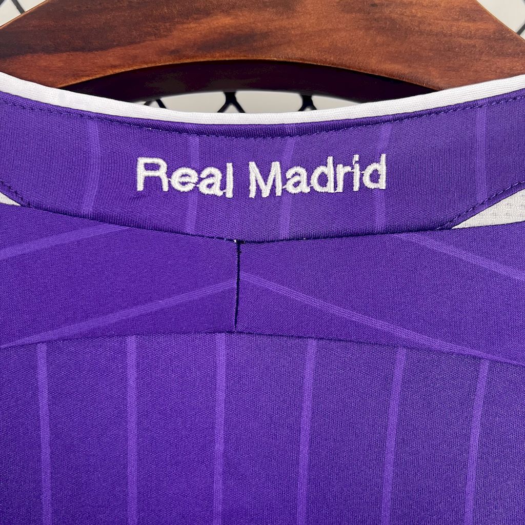 Camisola Retro Real Madrid 2006/2007 - 3.º Equipamento