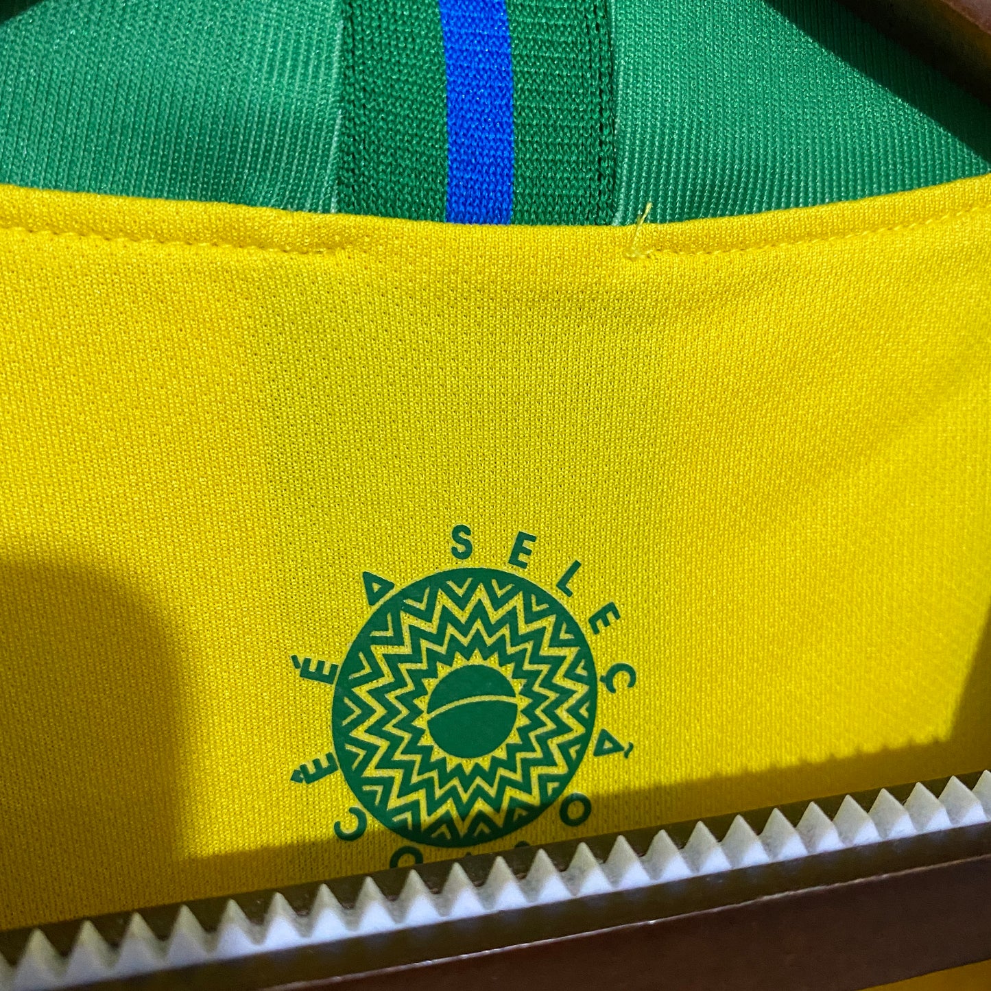 Camisola Nacional Retro Brazil 2018/2019 - Principal