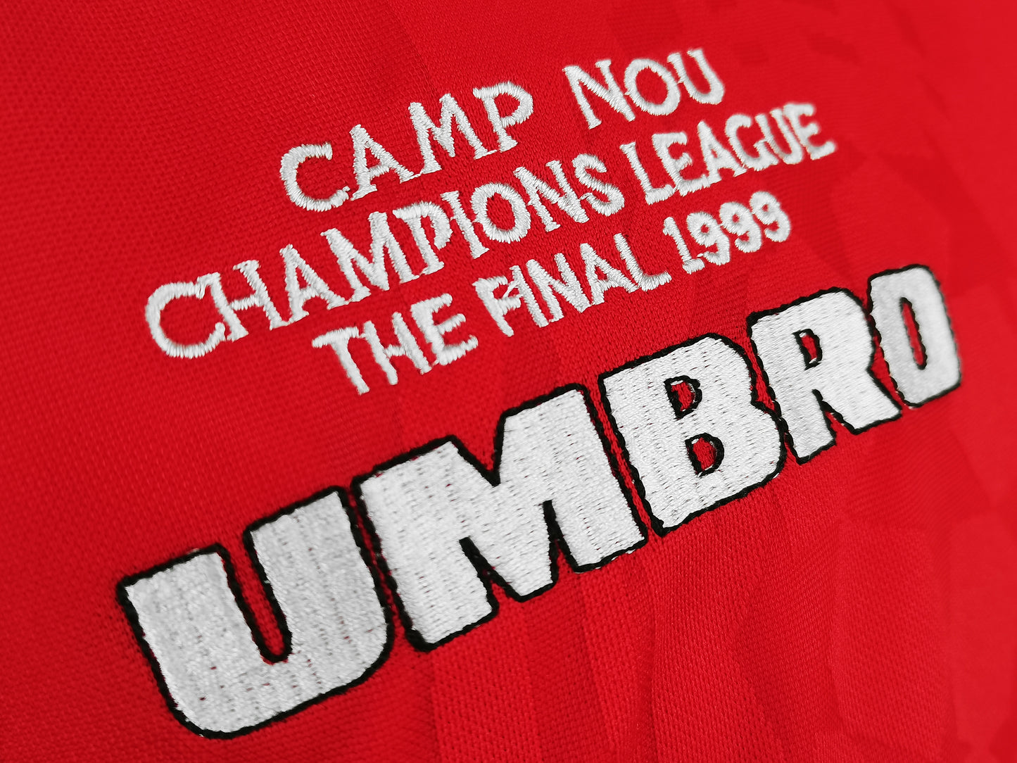 Camisola Comprida Retro Manchester United 1999/2000 - Principal