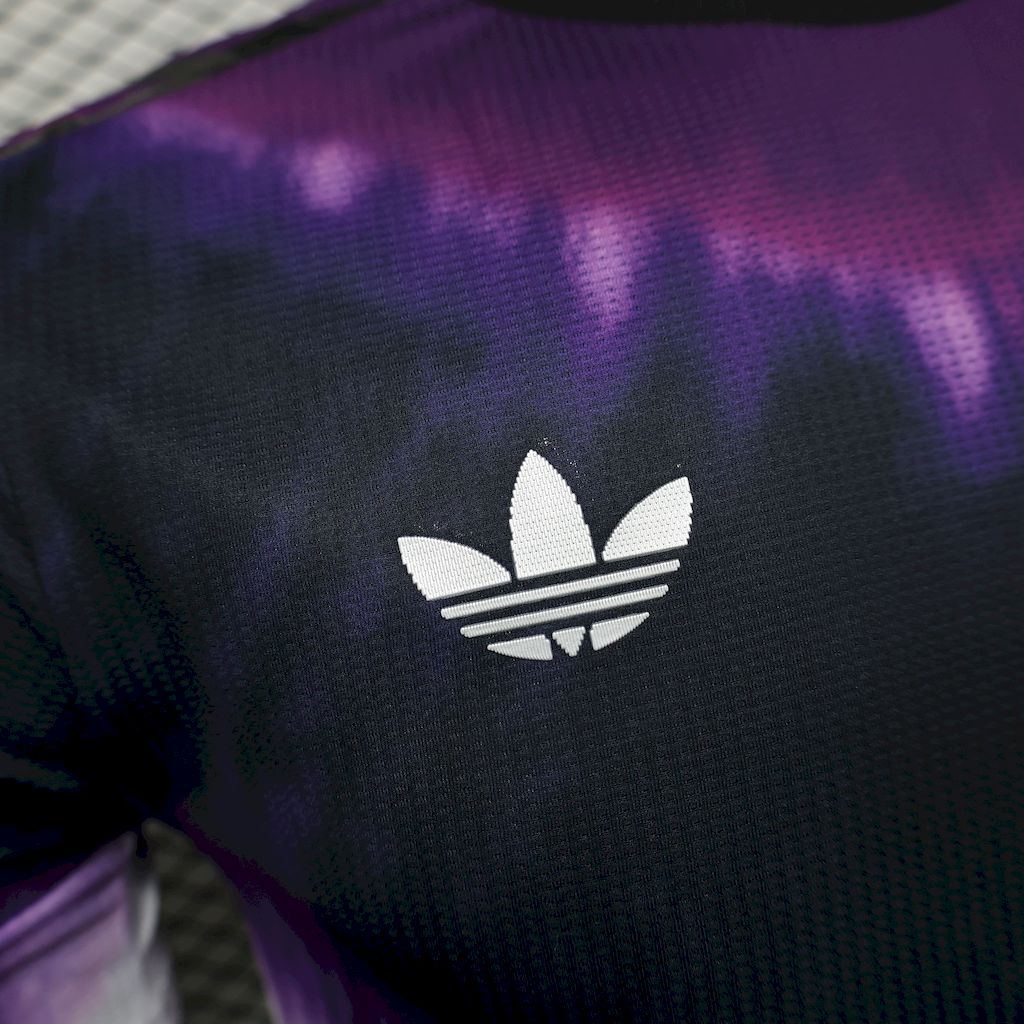 Camisola Real Madrid 2025/2026 - Purple & White Edição Especial