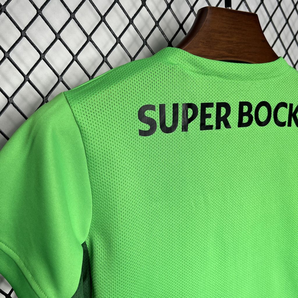 Conjunto Infantil Sporting CP 2024/2025 - 3.º Equipamento