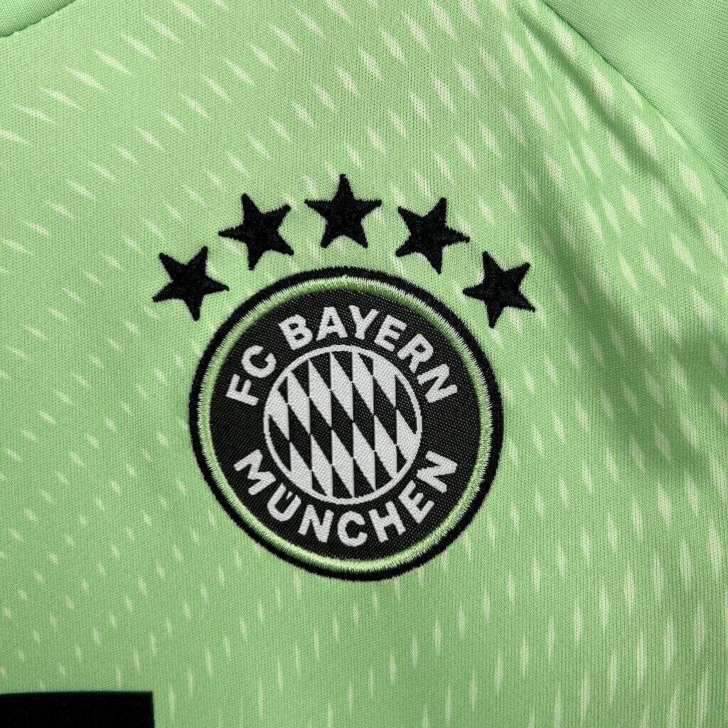 Conjunto Infantil Bayern Munich 2025/2026 - Goalkeeper Green