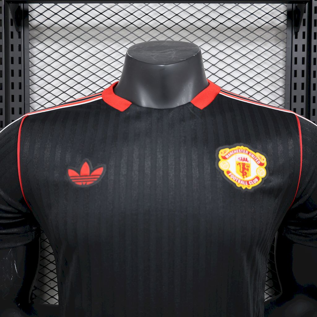 Camisola Manchester United FC 2025/2026 - Black Terrace Icons Special Edition