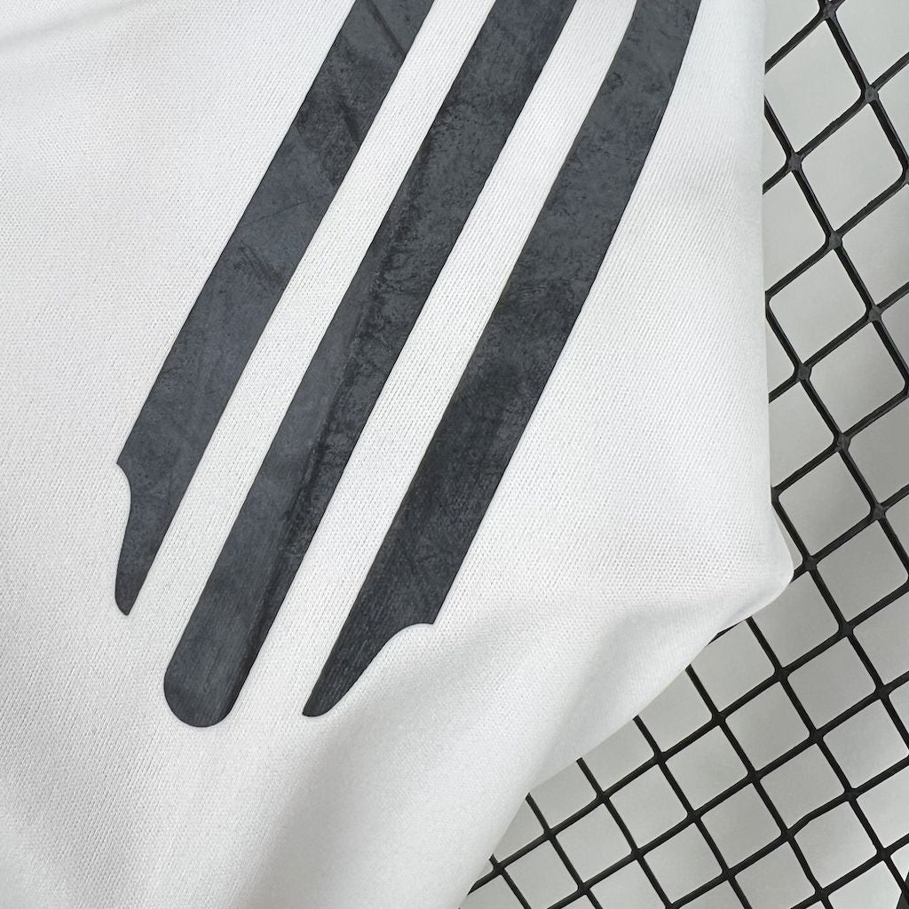Camisola Retro Real Madrid 2005/2006 - Principal