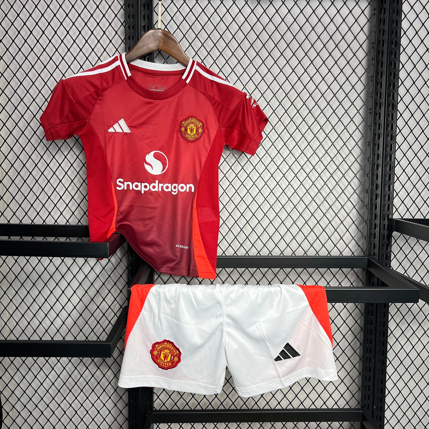 Conjunto Infantil Manchester United FC 2024/2025 - Principal