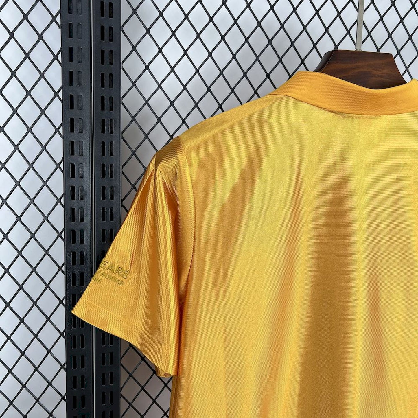 Camisola Wolves FC 2025/2026 - Golden Special Edition 70th Anniversary