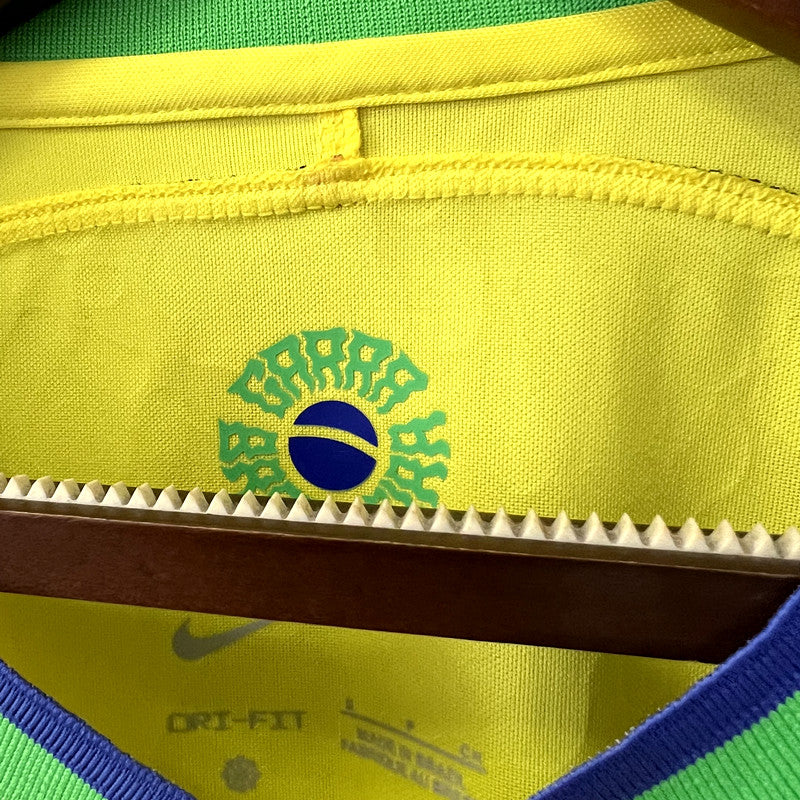 Camisola Nacional Retro Brazil 2022/2023 - Yellow Special Edition Graffiti Board