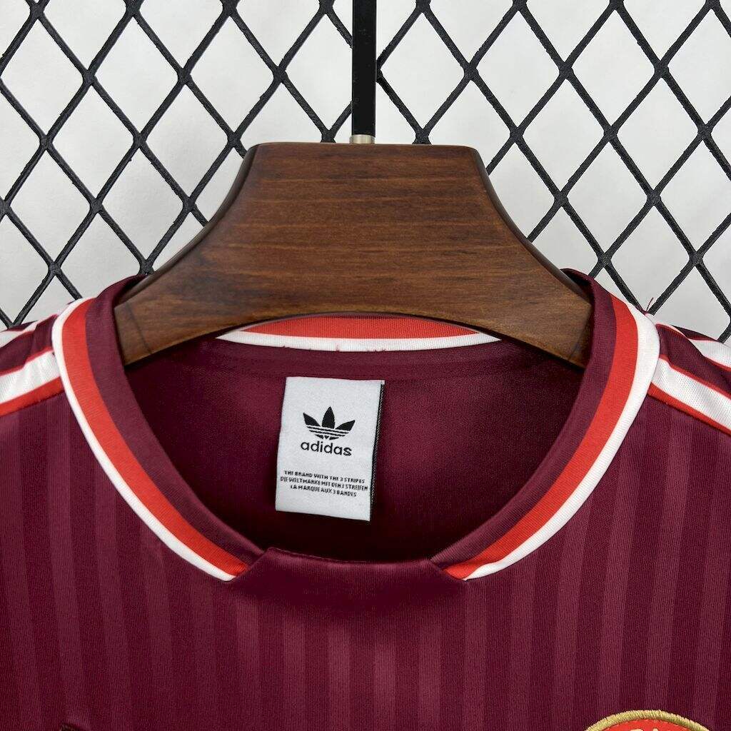 Conjunto Infantil Bayern Munich 2025/2026 - Terrace Icons Special Edition