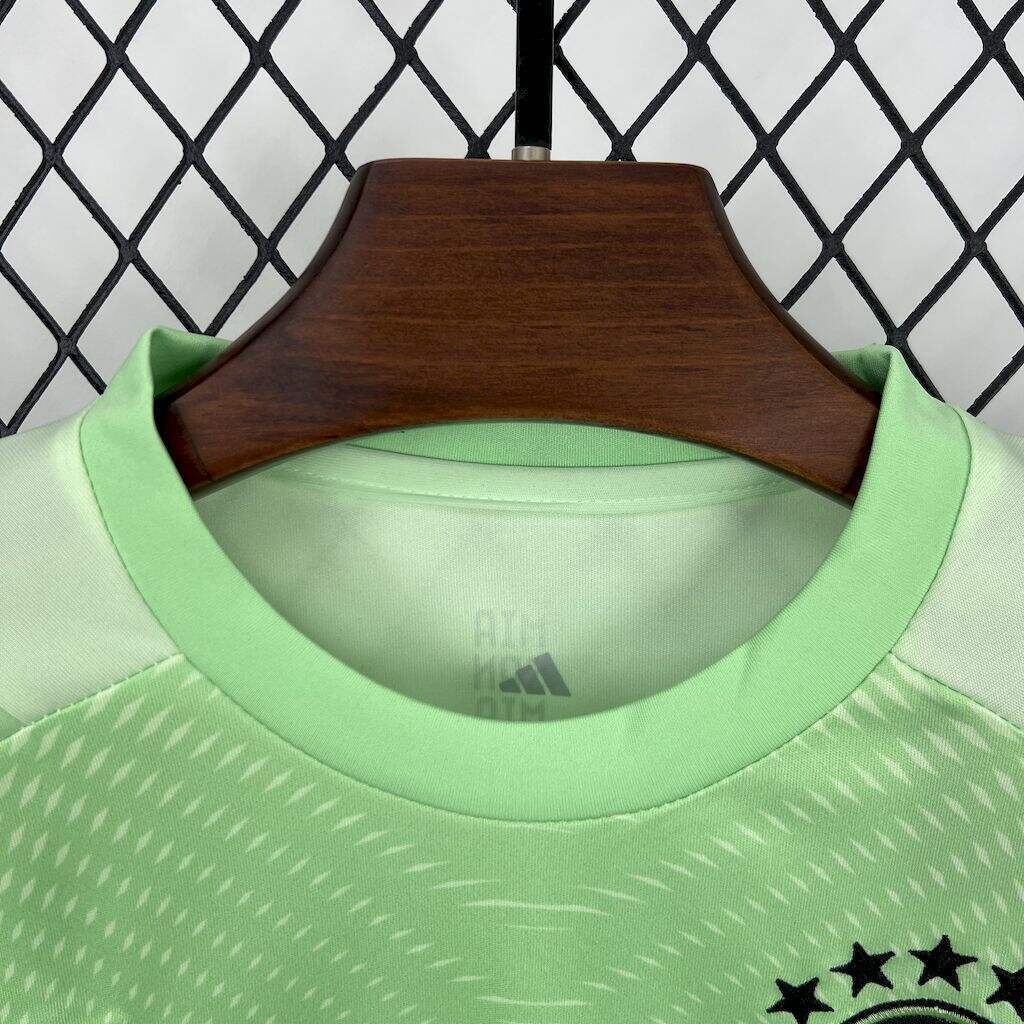 Conjunto Infantil Bayern Munich 2025/2026 - Goalkeeper Green