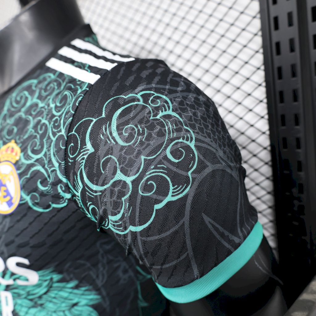 Camisola Real Madrid 2025/2026 - Black & Green Edição Especial