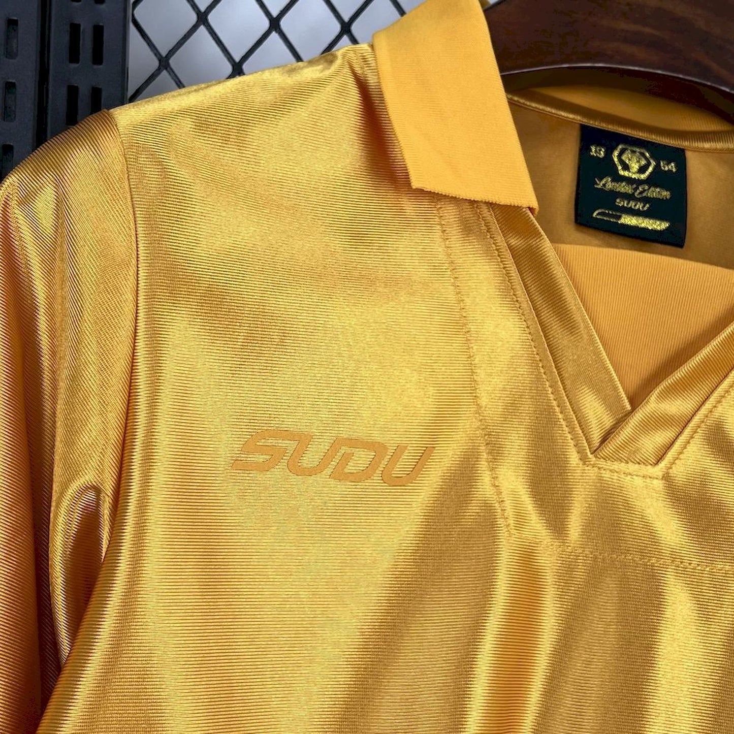 Camisola Wolves FC 2025/2026 - Golden Special Edition 70th Anniversary