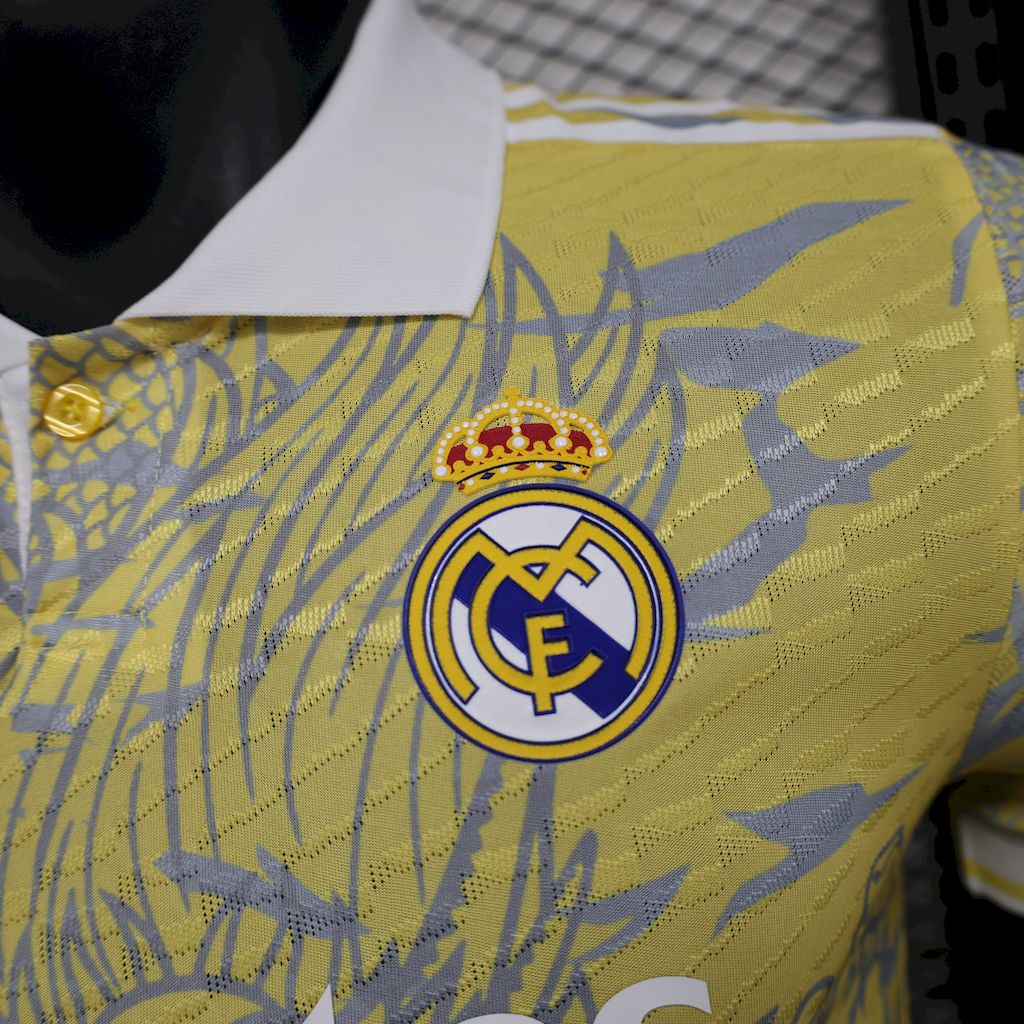 Camisola Real Madrid 2025/2026 - Amarelo/Bege Edição Especial