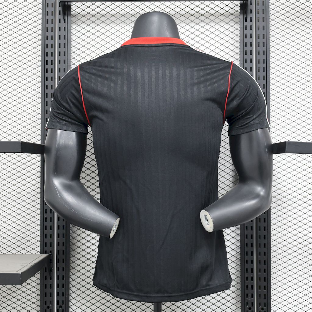 Camisola Manchester United FC 2025/2026 - Black Terrace Icons Special Edition
