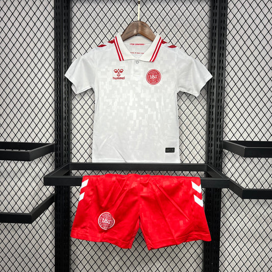 Conjunto Infantil Denmark 2024/2025 - Alternativo