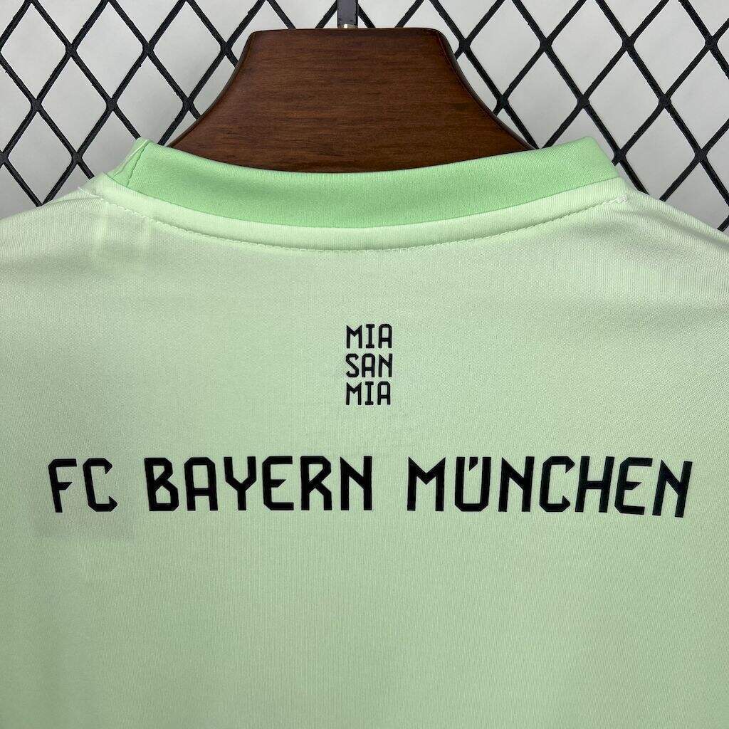 Conjunto Infantil Bayern Munich 2025/2026 - Goalkeeper Green