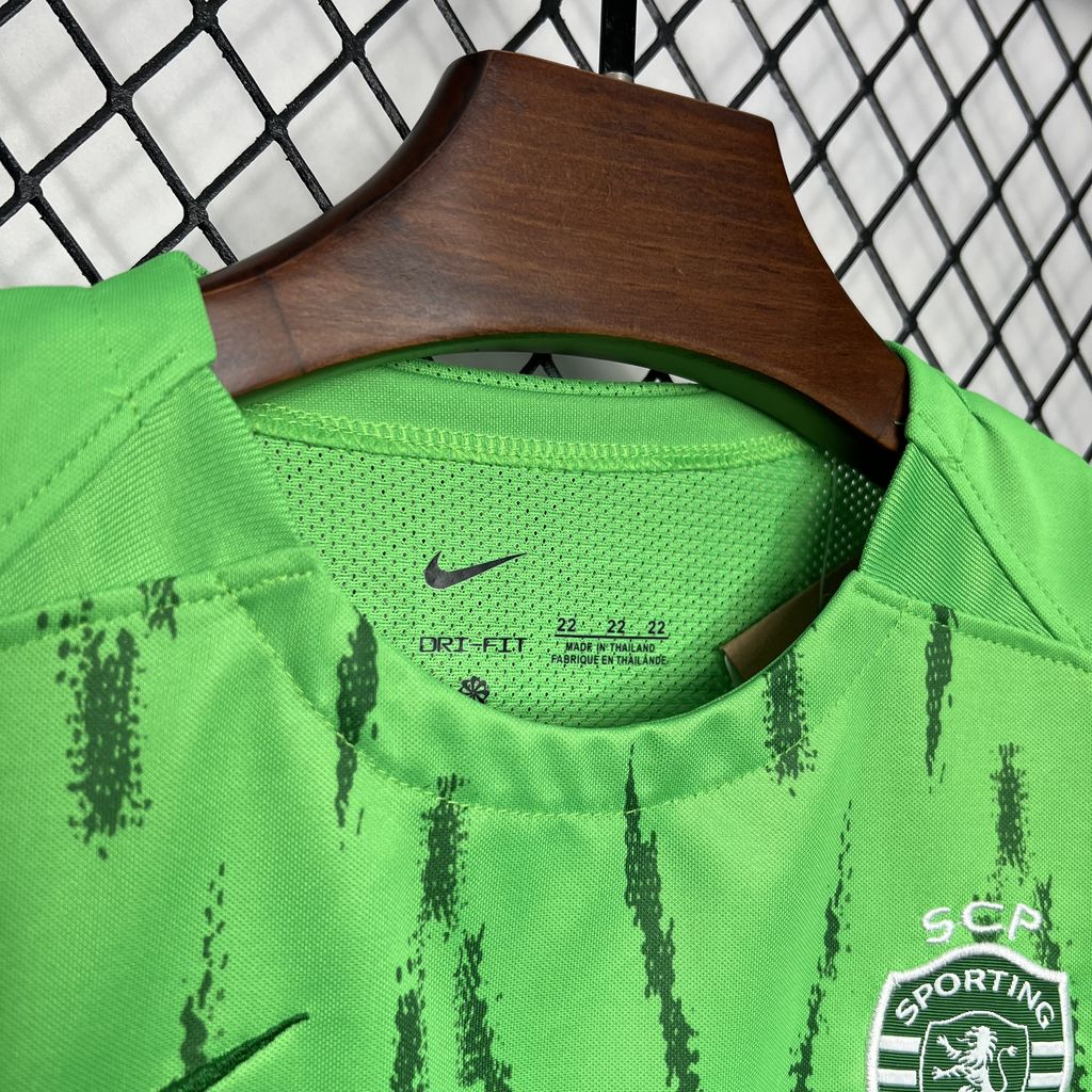 Conjunto Infantil Sporting CP 2024/2025 - 3.º Equipamento